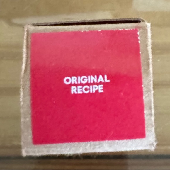 GXVE BY GWEN STEFANI Original Me Clean High-Performance Matte Lipstick - Picture 5 of 5